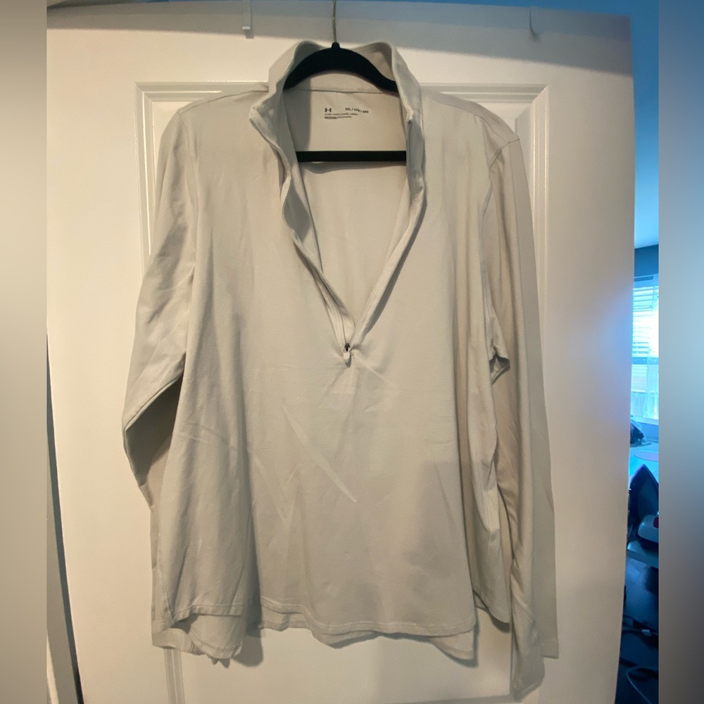 Women’s Under Armour Fitted Pullover Shirt Size 2XL
NWT